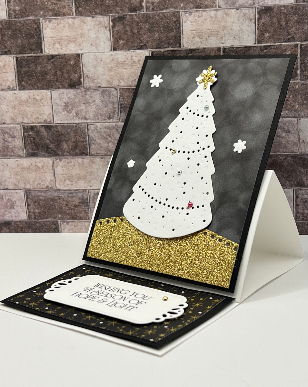 Shining Christmas Tree Easel Card